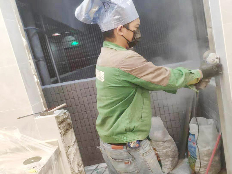 歡迎到久益一修了解新鄉(xiāng)市空調(diào)維修安裝加盟商地址、新鄉(xiāng)市空調(diào)維修師傅電話號碼；新鄉(xiāng)市久益一修裝修公司提供空調(diào)維修安裝上門服務(wù)，可以免費咨詢客服關(guān)于新鄉(xiāng)市空調(diào)維修報價、了解新鄉(xiāng)市空調(diào)維修方案有哪些、新鄉(xiāng)市空調(diào)維修實體店地址、預(yù)約新鄉(xiāng)市空調(diào)維修師傅上門等，新鄉(xiāng)市空調(diào)維修部技師電話；  久益一修新鄉(xiāng)市公司服務(wù)區(qū)域：衛(wèi)濱區(qū)、紅旗區(qū)、牧野區(qū)、鳳泉區(qū)六縣:新鄉(xiāng)縣、獲嘉縣、原陽縣、延津縣、封丘縣、長垣縣等；新鄉(xiāng)市優(yōu)秀的安裝師傅上門服務(wù)、不收取任何費用、先服務(wù)后付款、技術(shù)好的工人都在久益一修維修安裝平臺。  新鄉(xiāng)市久益一修空調(diào)維修部地址：久益一修新鄉(xiāng)市加盟商，新鄉(xiāng)市空調(diào)維修咨詢電話：4009922191；  新鄉(xiāng)市久益一修裝修公司提供：新鄉(xiāng)市裝修/設(shè)計/施工/翻新/改造、新鄉(xiāng)市舊房翻新、新鄉(xiāng)市廚衛(wèi)裝修、新鄉(xiāng)市房屋漏水處理、新鄉(xiāng)市墻面粉刷、新鄉(xiāng)市馬桶衛(wèi)浴維修、新鄉(xiāng)市開關(guān)插座維修、新鄉(xiāng)市門窗維修、新鄉(xiāng)市家具維修、新鄉(xiāng)市家電維修、新鄉(xiāng)市打孔安裝等服務(wù)；  新鄉(xiāng)市久益一修裝修工程公司：新鄉(xiāng)市空調(diào)維修師傅嚴(yán)格培訓(xùn)合格后上崗，新鄉(xiāng)市市區(qū)提供免費上門，空調(diào)維修師傅重口碑守承諾，先服務(wù)后付款！